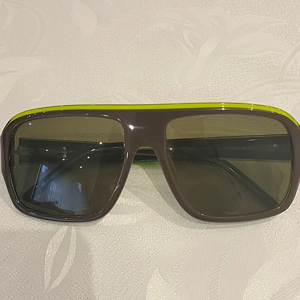 Lacoste Green and Brown Sunglasses - Picture 6 of 6